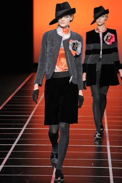 Look 14